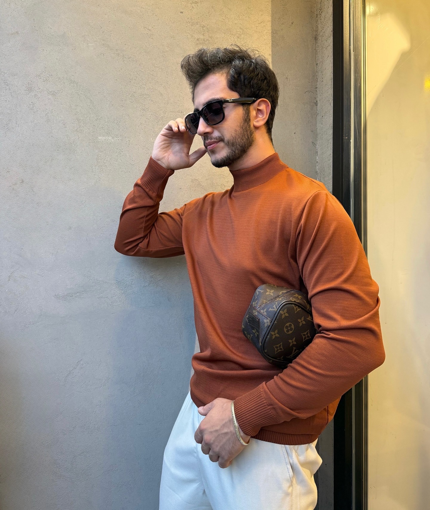 14964985-6230-418B-B407-DEFE6527E894